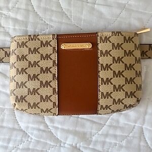 Michael kors fanny pack